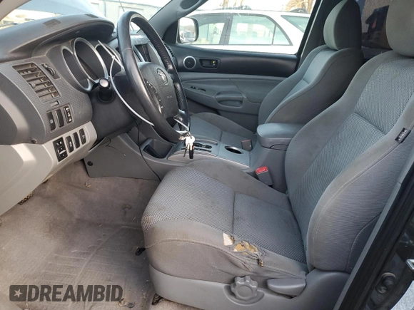 2010 Toyota Tacoma z VIN 3TMMU4FN7AM021796, wystawiony jako Copart lot #82248024 z przebiegiem 198 016 mil mil oraz Nie do naprawy • Non repairable. Historia ofert i sprzedaży dostępna na DreamBid. Obrazek 7.