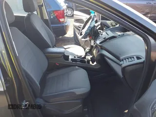 2017 Ford Escape S z VIN 1FMCU0F75HUD15558, wystawiony jako IAAI lot #41890712 z przebiegiem 158 441 mil mil oraz . Historia ofert i sprzedaży dostępna na DreamBid. Obrazek 5.