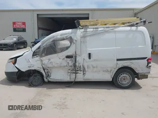 2017 Chevrolet City Express Cargo LS z VIN 3N63M0YN3HK695321, wystawiony jako IAAI lot #41717834 z przebiegiem 76 828 mil mil oraz . Historia ofert i sprzedaży dostępna na DreamBid. Obrazek 14.