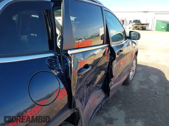2016 Jeep Cherokee Limited with VIN 1C4PJMDBXGW178360, listed as a IAAI auction lot 41779824 with 101,838 mi miles. Bid and sale history available at carsss.com. Image 6.