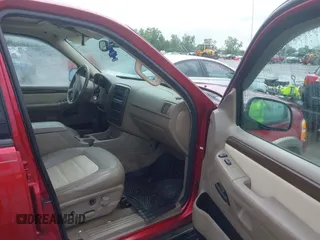 2004 Ford Explorer Eddie Bauer с VIN 1FMZU74W84UB62584, выставлен на аукционе IAAI как лот 42630174 с пробегом 238 655 миль миль и . История ставок и продаж доступна на DreamBid. Изображение 5.