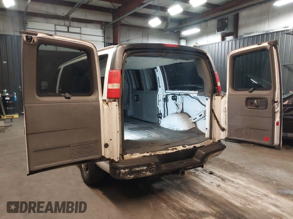 2012 Chevrolet Express Passenger LS z VIN 1GAWGPFGXC1114016, wystawiony jako IAAI lot #41514481 z przebiegiem 294 040 mil mil oraz . Historia ofert i sprzedaży dostępna na DreamBid. Obrazek 3.