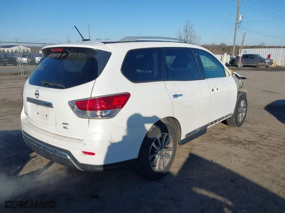 2014 Nissan Pathfinder SV with VIN 5N1AR2MM4EC648865, listed as a IAAI auction lot 41647085 with 214,415 mi miles. Bid and sale history available at carsss.com. Image 4.