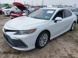 2024 Toyota Camry LE z VIN 4T1R11AK3RU223693, wystawiony jako IAAI lot #41920547 z przebiegiem Nie podano mil oraz . Historia ofert i sprzedaży dostępna na DreamBid. Obrazek 16.
