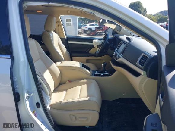 2019 Toyota Highlander SE with VIN 5TDJZRFH3KS626556, listed as a IAAI auction lot 39958875 with 75,053 mi miles. Bid and sale history available at carsss.com. Image 5.