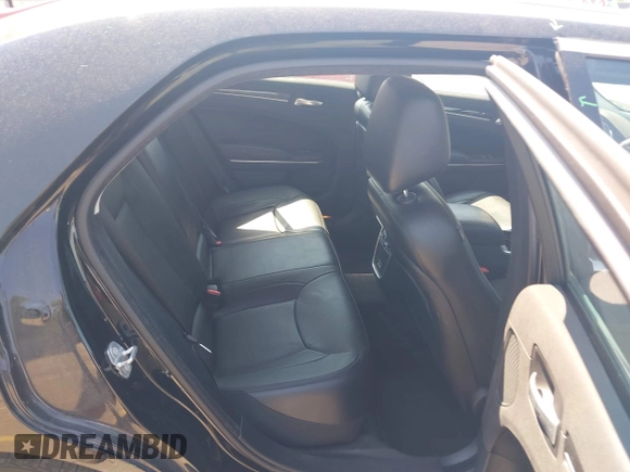2016 Chrysler 300 Limited z VIN 2C3CCARG7GH314121, wystawiony jako IAAI lot #39842419 z przebiegiem 40 046 mil mil oraz . Historia ofert i sprzedaży dostępna na DreamBid. Obrazek 8.