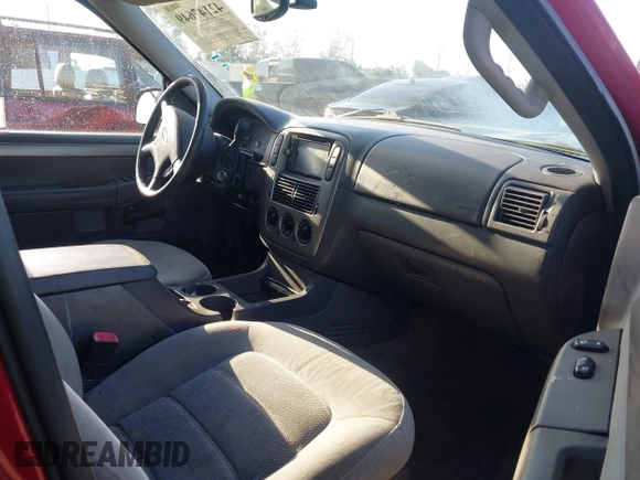 2004 Ford Explorer XLT z VIN 1FMZU63K04ZA32455, wystawiony jako IAAI lot #42147649 z przebiegiem 140 828 mil mil oraz . Historia ofert i sprzedaży dostępna na DreamBid. Obrazek 5.