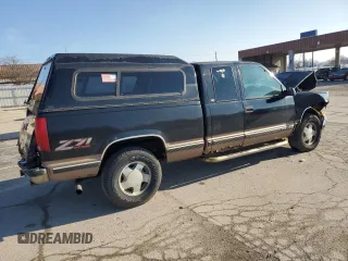 1998 Chevrolet Silverado 1500 with VIN 2GCEK19R1W1183316, listed as a Copart auction lot 49332835 with Not Provided miles and Clean Title. Bid and sale history available at DreamBid. Image 3.