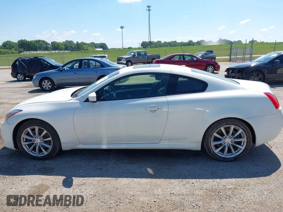 2014 Infiniti Q60 Journey with VIN JN1CV6EK7EM111241, listed as a IAAI auction lot 42653792 with 196,431 mi miles and . Bid and sale history available at DreamBid. Image 14.