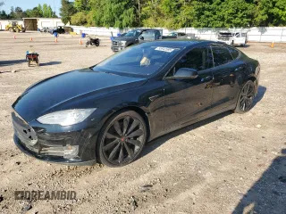 2014 Tesla Model S 60 z VIN 5YJSA1H10EFP40472, wystawiony jako Copart lot #55942595 z przebiegiem 104 241 mil mil oraz Czysty tytuł • Clean title. Historia ofert i sprzedaży dostępna na DreamBid. Obrazek 1.