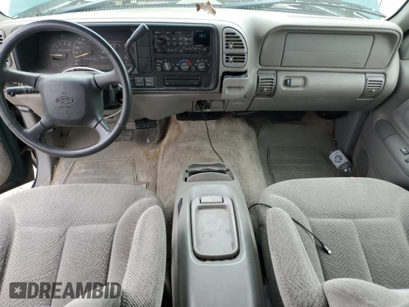1998 Chevrolet Suburban with VIN 1GNFK16R3WJ359062, listed as a Copart auction lot 54632515 with 195,134 mi miles and Non Repairable. Bid and sale history available at DreamBid. Image 8.