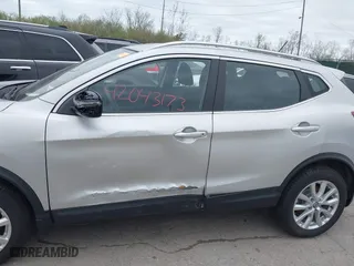 2022 Nissan Rogue Sport SV with VIN JN1BJ1BW3NW680142, listed as a IAAI auction lot 42043173 with 41,165 mi miles. Bid and sale history available at carsss.com. Image 14.