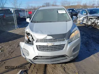 2016 Chevrolet Trax LS with VIN KL7CJKSB1GB695184, listed as a IAAI auction lot 41488203 with 113,410 mi miles. Bid and sale history available at carsss.com. Image 12.