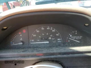 1993 Ford Tempo GL z VIN 2FAPP36X2PB168916, wystawiony jako Copart lot #63911044 z przebiegiem 30 114 mil mil oraz Tytuł czysty. Historia ofert i sprzedaży dostępna na DreamBid. Obrazek 9.