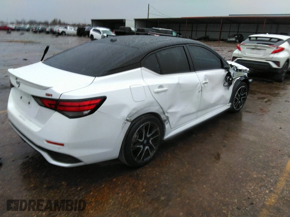 2024 Nissan Sentra SR z VIN 3N1AB8DV0RY242036, wystawiony jako IAAI lot #41345201 z przebiegiem 15 194 mil mil oraz . Historia ofert i sprzedaży dostępna na DreamBid. Obrazek 4.