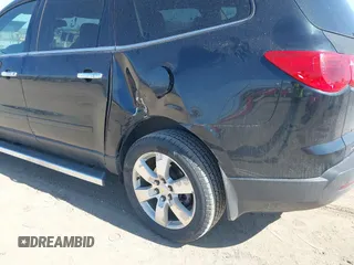 2011 Chevrolet Traverse 1LT z VIN 1GNKRGEDXBJ413826, wystawiony jako IAAI lot #41774666 z przebiegiem 190 483 mil mil oraz . Historia ofert i sprzedaży dostępna na DreamBid. Obrazek 6.