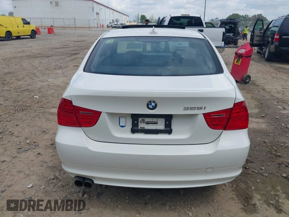 2009 BMW 3 Series 328i with VIN WBAPH77559NL83531, listed as a IAAI auction lot 41968727 with 159,755 mi miles. Bid and sale history available at carsss.com. Image 17.