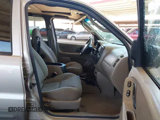2001 Ford Escape XLT with VIN 1FMYU04181KC22183, listed as a IAAI auction lot 42069247 with 227,177 mi miles and . Bid and sale history available at DreamBid. Image 5.