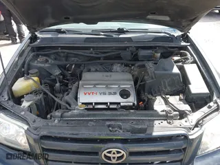 2004 Toyota Highlander with VIN JTEEP21AX40008810, listed as a IAAI auction lot 41877008 with 215,800 mi miles. Bid and sale history available at carsss.com. Image 10.