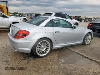 2005 Mercedes-Benz SLK 55 AMG z VIN WDBWK73F75F046800, wystawiony jako Copart lot #55657075 z przebiegiem 140 673 mil mil oraz Szkody całkowita. Historia ofert i sprzedaży dostępna na DreamBid. Obrazek 3.