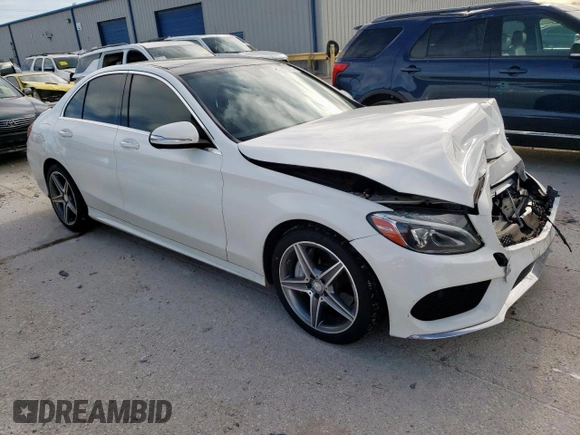 2015 Mercedes-Benz C 300 z VIN 55SWF4JB5FU068688, wystawiony jako Copart lot #57810905 z przebiegiem 108 039 mil mil oraz Szkoda całkowita • Salvage title. Historia ofert i sprzedaży dostępna na DreamBid. Obrazek 4.