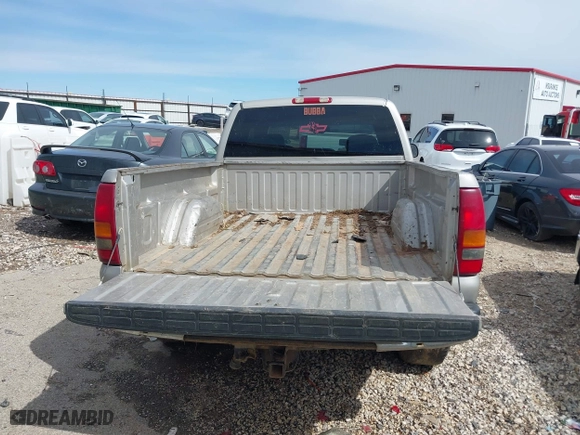 2006 Chevrolet Silverado 1500 LS with VIN 1GCEC19V16Z233584, listed as a IAAI auction lot 41664131 with 316,943 mi miles. Bid and sale history available at carsss.com. Image 17.