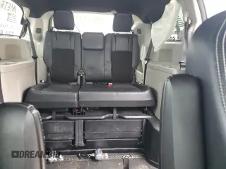 2019 Dodge Grand Caravan SXT with VIN 2C7WDGCG5KR584228, listed as a Copart auction lot 45512204 with 150,581 mi miles and Salvage Title. Bid and sale history available at DreamBid. Image 10.