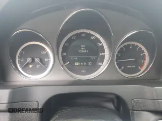 2010 Mercedes-Benz C 300 Sport z VIN WDDGF5EB6AR112535, wystawiony jako Copart lot #55605945 z przebiegiem 133 691 mil mil oraz Szkoda całkowita • Salvage title. Historia ofert i sprzedaży dostępna na DreamBid. Obrazek 9.