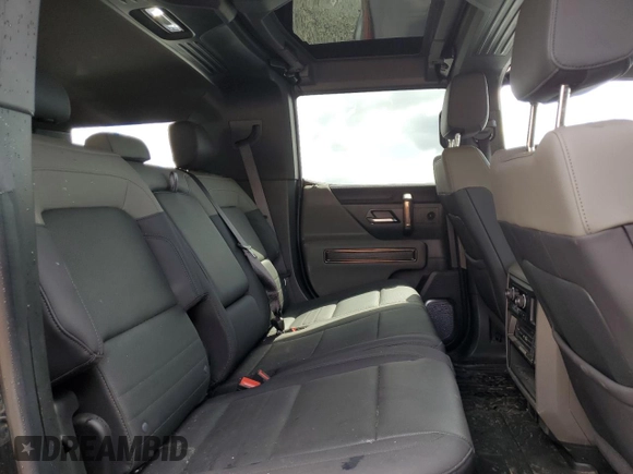 2024 GMC Hummer EV 2X with VIN 1GKB0NDE0RU109550, listed as a Copart auction lot 52746425 with 5,426 mi miles and Salvage Title. Bid and sale history available at carsss.com. Image 11.