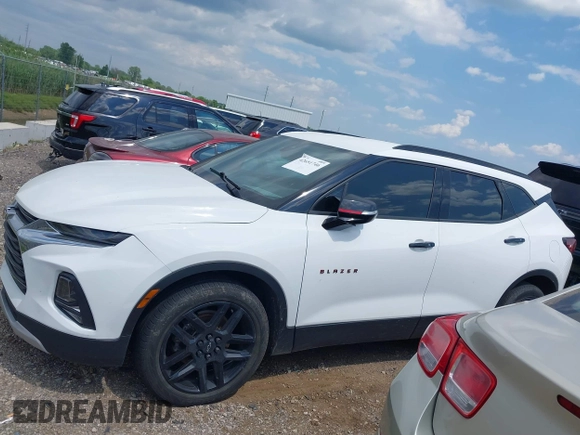 2021 Chevrolet Blazer LT z VIN 3GNKBCRS6MS510688, wystawiony jako IAAI lot #42651746 z przebiegiem 84 794 mil mil oraz . Historia ofert i sprzedaży dostępna na DreamBid. Obrazek 13.
