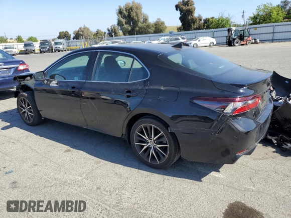 2023 Toyota Camry SE with VIN 4T1S11AKXPU798291, listed as a Copart auction lot 54616235 with 17,588 mi miles and Salvage Title. Bid and sale history available at DreamBid. Image 2.