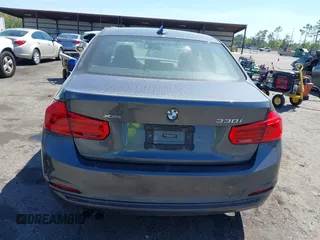 2018 BMW 3 Series 330i xDrive с VIN WBA8D9C50JEM32978, выставлен на аукционе IAAI как лот 41894911 с пробегом 67 474 миль миль и . История ставок и продаж доступна на DreamBid. Изображение 16.