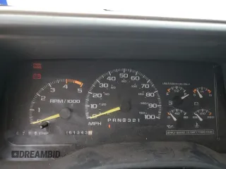 1995 GMC Suburban z VIN 1GKEC16K9SJ708907, wystawiony jako Copart lot #56415125 z przebiegiem 251 343 mil mil oraz Szkoda całkowita • Salvage title. Historia ofert i sprzedaży dostępna na DreamBid. Obrazek 9.