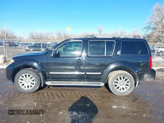 2012 Nissan Pathfinder LE z VIN 5N1AR1NB9CC638403, wystawiony jako IAAI lot #41612262 z przebiegiem Nie podano mil oraz . Historia ofert i sprzedaży dostępna na DreamBid. Obrazek 14.