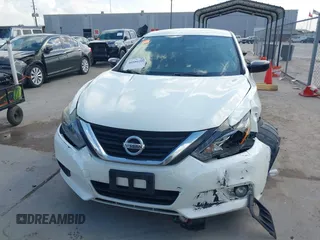2017 Nissan Altima SV z VIN 1N4AL3AP3HC476185, wystawiony jako IAAI lot #40580202 z przebiegiem 118 710 mil mil oraz . Historia ofert i sprzedaży dostępna na DreamBid. Obrazek 12.