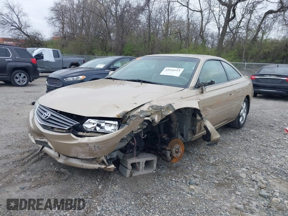 2002 Toyota Solara SE with VIN 2T1CF28P82C595679, listed as a IAAI auction lot 42010315 with 103,986 mi miles. Bid and sale history available at carsss.com. Image 2.