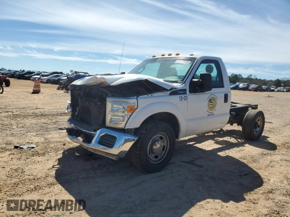 2013 Ford F-350 z VIN 1FDRF3E6XDEA42507, wystawiony jako Copart lot #47822115 z przebiegiem 319 942 mil mil oraz Szkoda całkowita • Salvage title. Historia ofert i sprzedaży dostępna na DreamBid. Obrazek 1.