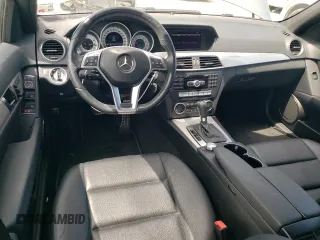 2013 Mercedes-Benz C 300 Sport z VIN WDDGF8AB9DR301692, wystawiony jako Copart lot #54919645 z przebiegiem 58 482 mil mil oraz Szkoda całkowita • Salvage title. Historia ofert i sprzedaży dostępna na DreamBid. Obrazek 8.