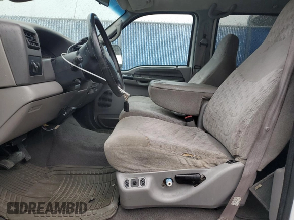 1999 Ford F-350 XL z VIN 1FTSW31F3XEA85148, wystawiony jako Copart lot #45558535 z przebiegiem 379 776 mil mil oraz Szkoda całkowita • Salvage title. Historia ofert i sprzedaży dostępna na DreamBid. Obrazek 7.