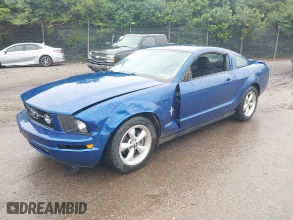 2007 Ford Mustang Deluxe with VIN 1ZVFT80N175237313, listed as a IAAI auction lot 42363986 with 80,572 mi miles and . Bid and sale history available at DreamBid. Image 2.