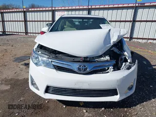 2014 Toyota Camry SE with VIN 4T1BK1FK2EU540026, listed as a IAAI auction lot 41678692 with 85,275 mi miles. Bid and sale history available at carsss.com. Image 11.