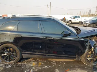 2018 Land Rover Range Rover Velar R-Dynamic SE with VIN SALYL2RV6JA764931, listed as a IAAI auction lot 41298759 with Not Provided miles and . Bid and sale history available at DreamBid. Image 12.