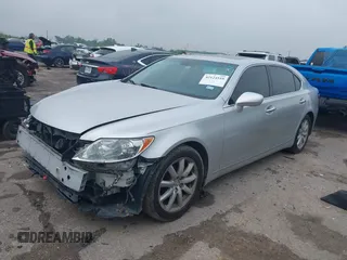 2007 Lexus LS 460 L z VIN JTHGL46F375014513, wystawiony jako IAAI lot #42124510 z przebiegiem Nie podano mil oraz . Historia ofert i sprzedaży dostępna na DreamBid. Obrazek 2.