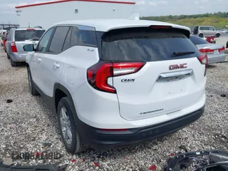 2022 GMC Terrain SLE with VIN 3GKALMEV9NL302604, listed as a IAAI auction lot 41924070 with 48,114 mi miles and . Bid and sale history available at carsss.com. Image 3.