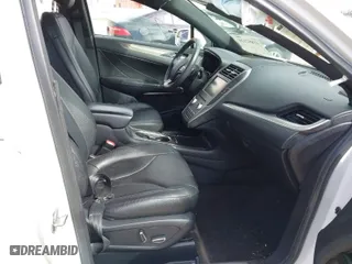 2015 Lincoln MKC with VIN 5LMCJ1A9XFUJ47174, listed as a IAAI auction lot 41892120 with 149,975 mi miles. Bid and sale history available at carsss.com. Image 5.
