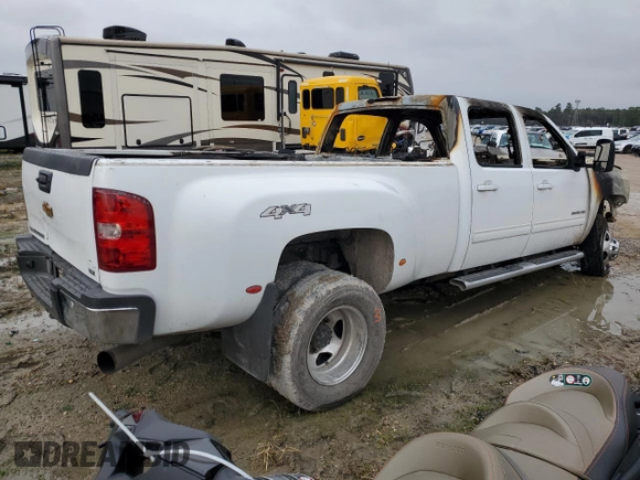 2014 Chevrolet Silverado 3500HD LTZ z VIN 1GC4K1C82EF110023, wystawiony jako Copart lot #42529335 z przebiegiem Nie podano mil oraz Nie do naprawy • Non repairable. Historia ofert i sprzedaży dostępna na DreamBid. Obrazek 3.