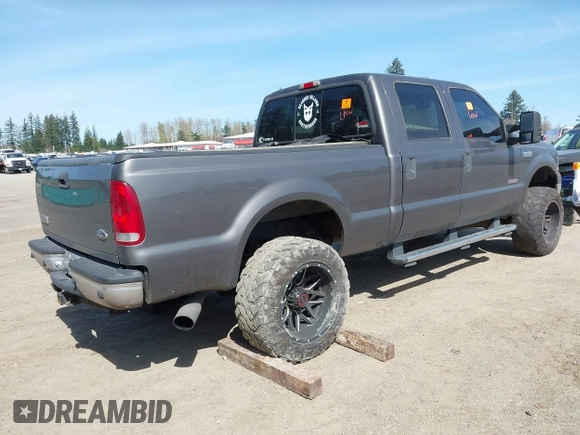 2005 Ford Super Duty F-250 XL with VIN 1FTSW21P05EC31103, listed as a IAAI auction lot 41966914 with 154,095 mi miles. Bid and sale history available at carsss.com. Image 4.