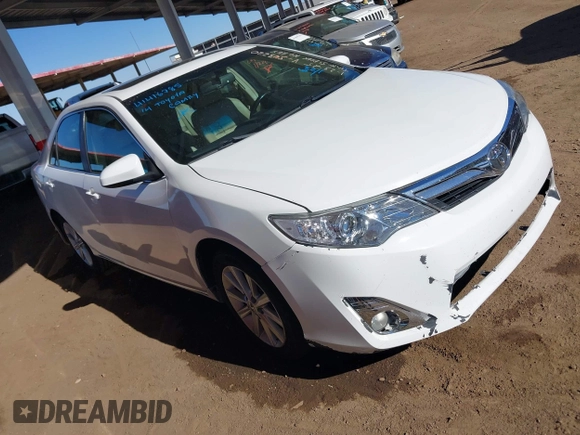 2014 Toyota Camry SE with VIN 4T1BK1FK2EU543220, listed as a IAAI auction lot 41416785 with 198,011 mi miles. Bid and sale history available at carsss.com. Image 1.