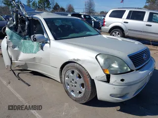 2001 Lexus LS 430 z VIN JTHBN30F110039051, wystawiony jako IAAI lot #41598015 z przebiegiem Nie podano mil oraz . Historia ofert i sprzedaży dostępna na DreamBid. Obrazek 1.