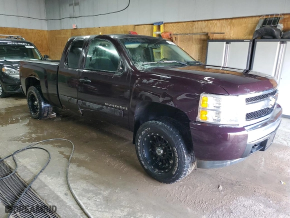 2008 Chevrolet Silverado 1500 LT w/1LT with VIN 1GCEK19J68Z277826, listed as a Copart auction lot 51545025 with 104,589 mi miles and Clean Title. Bid and sale history available at carsss.com. Image 4.